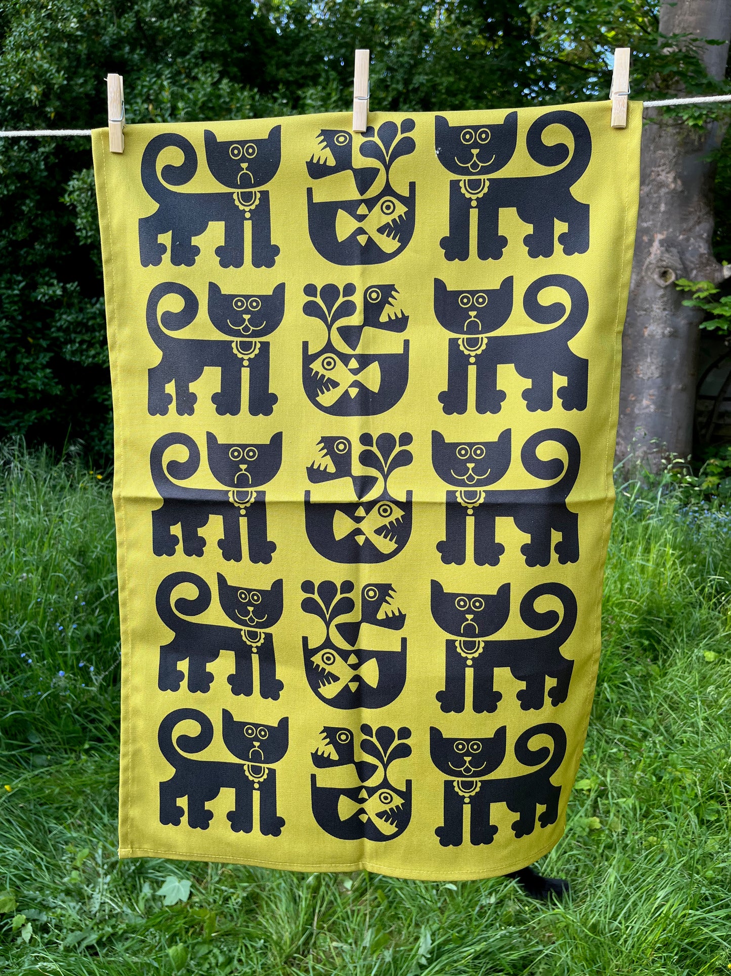 Magpie x Hornsea Teatowel Cat and Pirhana