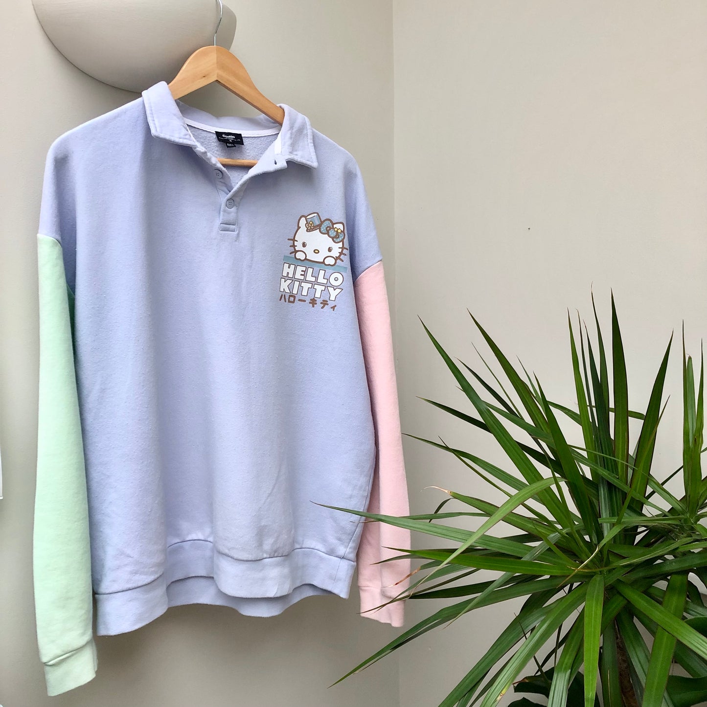Preloved Hello Kitty Pastel Jumper - UK Size 10 (Oversized fit)
